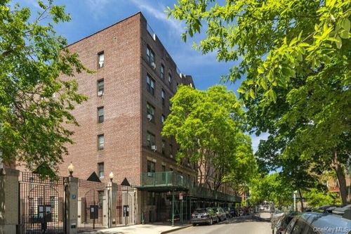 2-i-34-20 83rd St, Jackson Heights, NY, 11372-3015 | Card Image