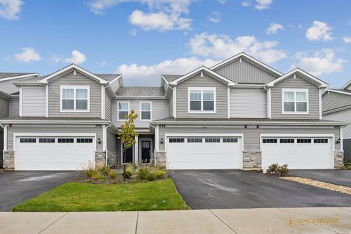 648 Cassia Ct, Crystal Lake, IL, 60012-2313 | Card Image