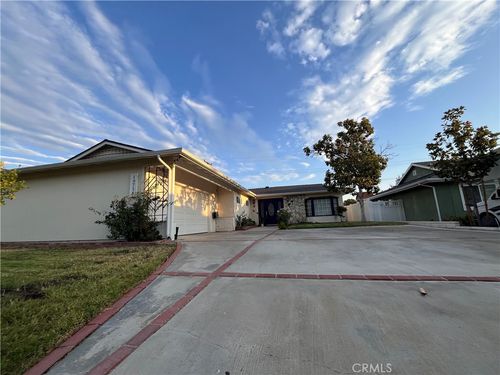 19714 Steinway St, Canyon Country, CA, 91351-1156 | Card Image