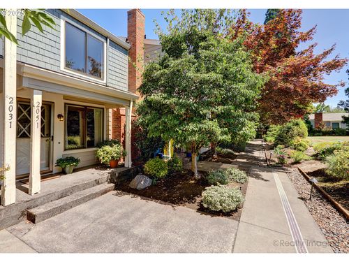 2051 Bonniebrae Dr, Lake Oswego, OR, 97034-1645 | Card Image