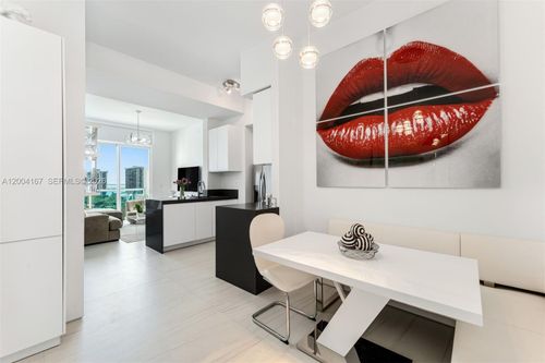 ph2-1723 Sw 2nd Ave, Miami, FL, 33129 | Card Image