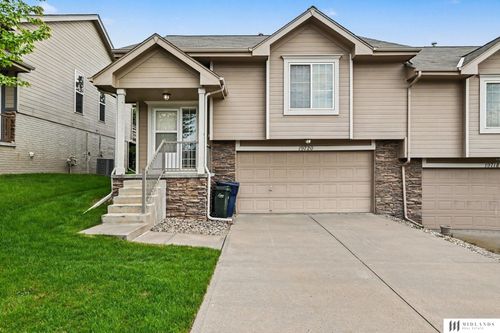 19720 Marinda St, Omaha, NE, 68130-3032 | Card Image