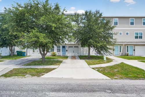 843 3rd Ave S, Jacksonville Beach, FL, 32250-4313 | Card Image
