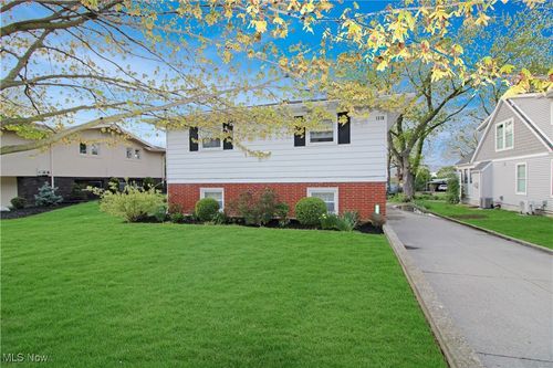 1318 E 4th St, Marblehead, OH, 43440-2056 | Card Image