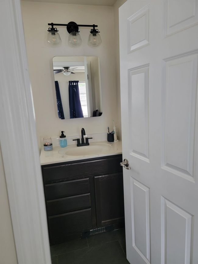 42.5 Hillside Ave, House other with 3 bedrooms, 2 bathrooms and null parking in Derry NH | Image 9
