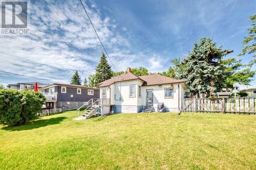 1512 Child Ave Ne, Calgary, AB, T2E5E4 | Card Image