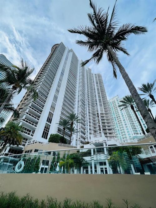 1609-901 Brickell Key Blvd, Miami, FL, 33131-3536 | Card Image