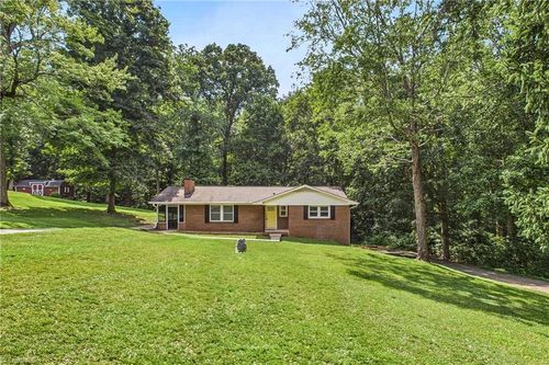 1145 Brookhaven Rd, Walnut Cove, NC, 27052-7619 | Card Image