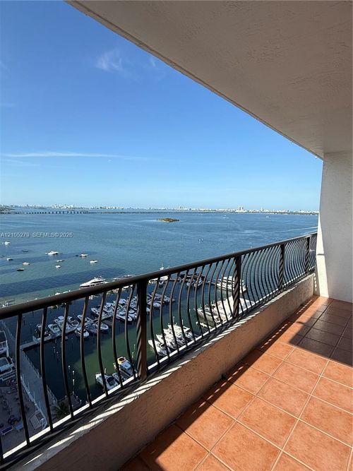 25d-555 Ne 15th St, Miami, FL, 33132-1405 | Card Image