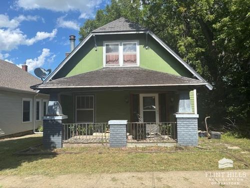112 S B St, Herington, KS, 67449-2642 | Card Image