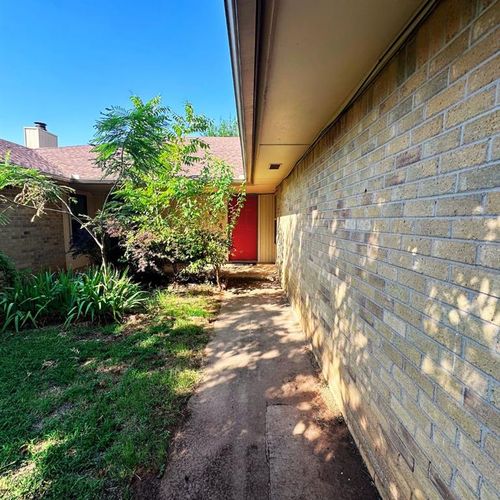 6928 Woodlake Dr, Oklahoma City, OK, 73132-6208 | Card Image