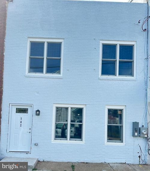 702 E 7th St, WILMINGTON, DE, 19801-4411 | Card Image