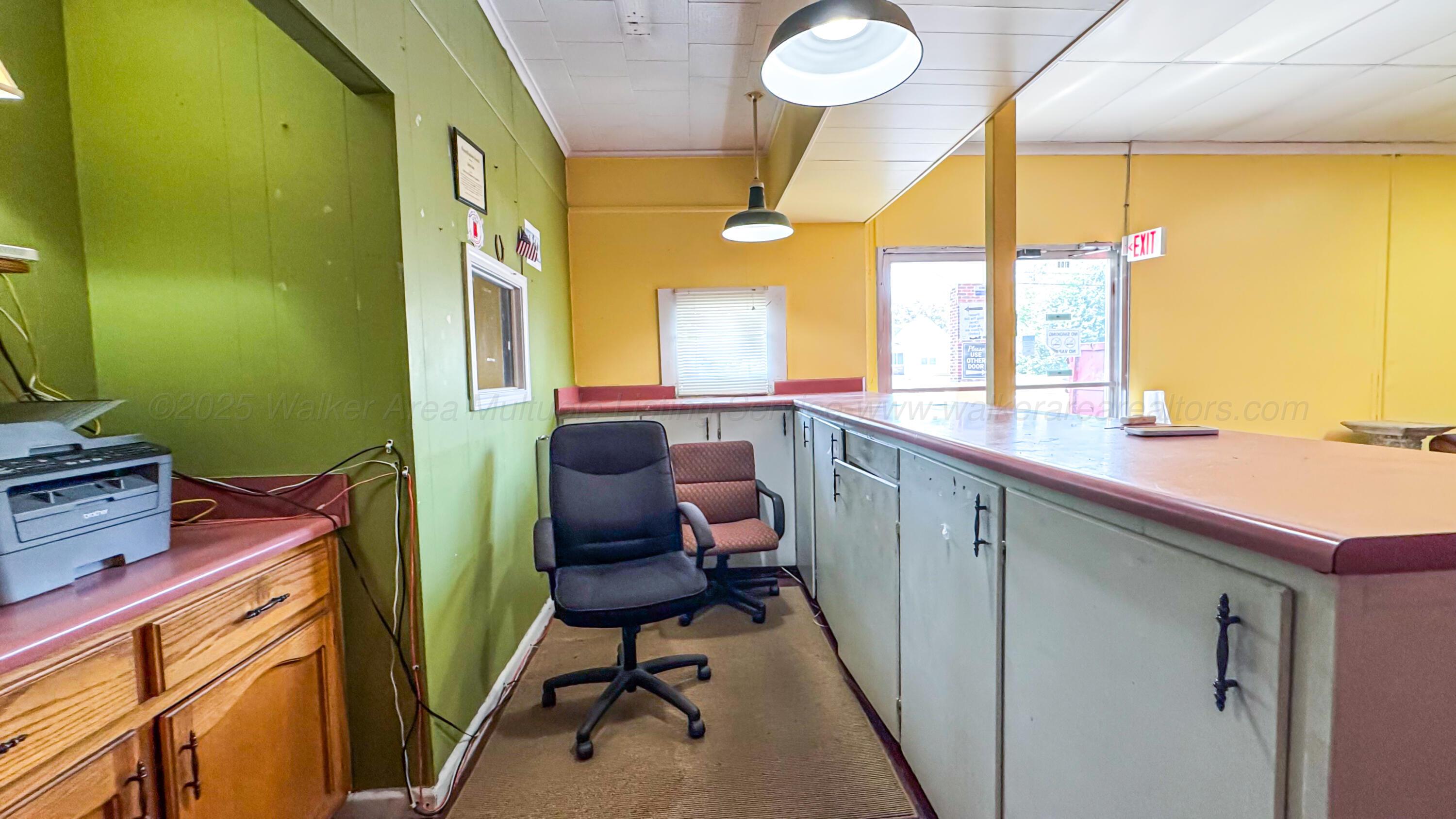 Commercial Sale in Guin 5