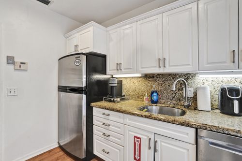 530 Ne 11th Ave, Fort Lauderdale, FL, 33301-1226 | Card Image