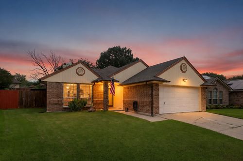 204 N Flaxseed Ln, Fort Worth, TX, 76108-4137 | Card Image