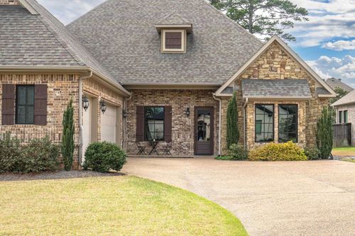 260 Arlington Park Dr, Hot Springs, AR, 71901-7899 | Card Image