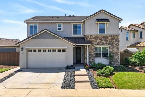 4090 Magenta Bloom Way, Rancho Cordova, CA, 95742-6731 | Card Image