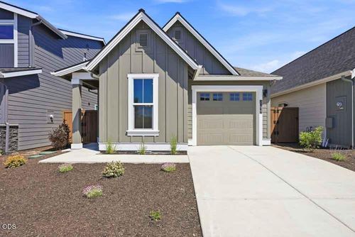 21439 Ne Hayloft Pl, Bend, OR, 97701-1101 | Card Image