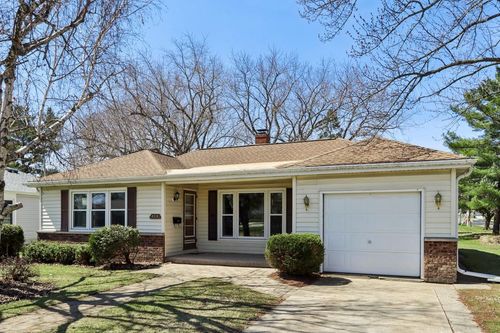 208 N Main St, Verona, WI, 53593-1104 | Card Image