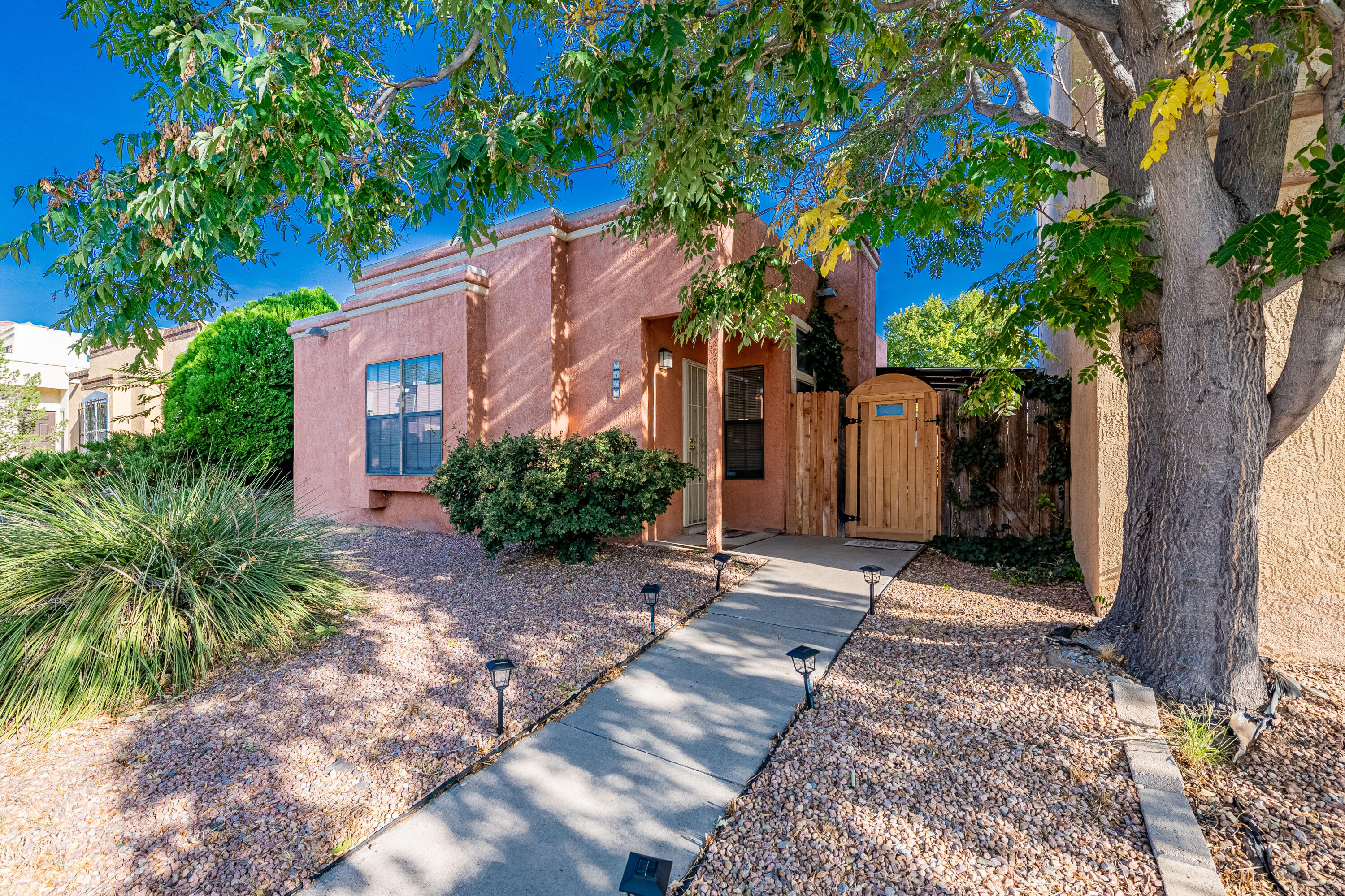 Pinewood Dr, Albuquerque, NM 87120