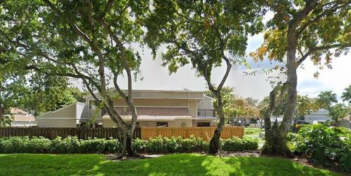 620 Commodore Dr, Plantation, FL, 33325-2105 | Card Image