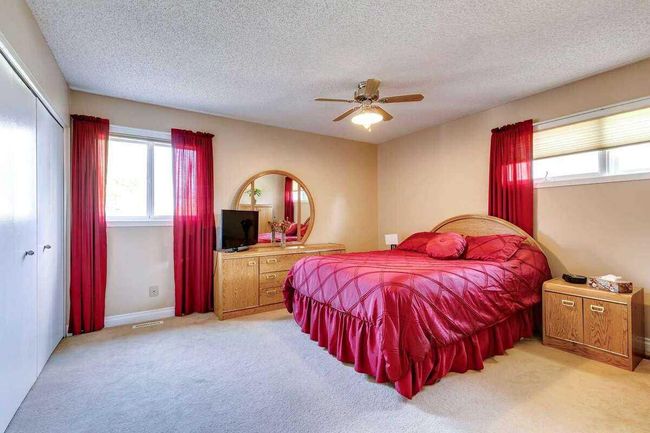 19 Sunhaven Way Se, Home with 5 bedrooms, 3 bathrooms and 4 parking in Calgary AB | Image 26