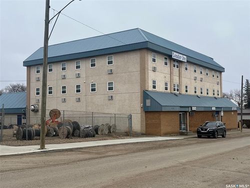 118 1st Ave E, Leader, SK, S0N2E0 | Card Image