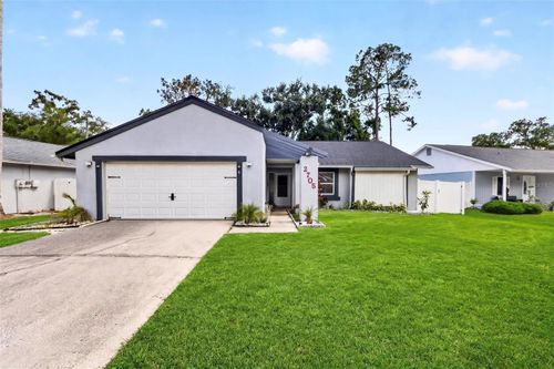 2705 Lakeville Dr, TAMPA, FL, 33618-1101 | Card Image