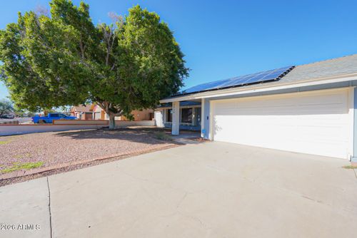 3950 W Hearn Rd, Phoenix, AZ, 85053-5461 | Card Image