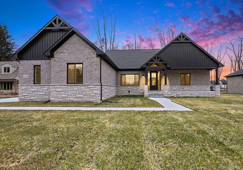 55420 Jewell Rd, Shelby Township, MI, 48315-1064 | Card Image