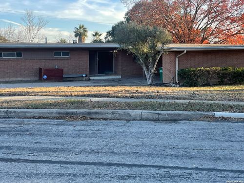 126 Clubhill Dr, San Antonio, TX, 78228-1901 | Card Image