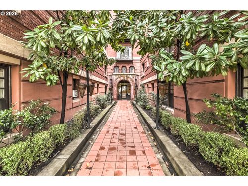 103-1829 Nw Lovejoy St, Portland, OR, 97209-1554 | Card Image