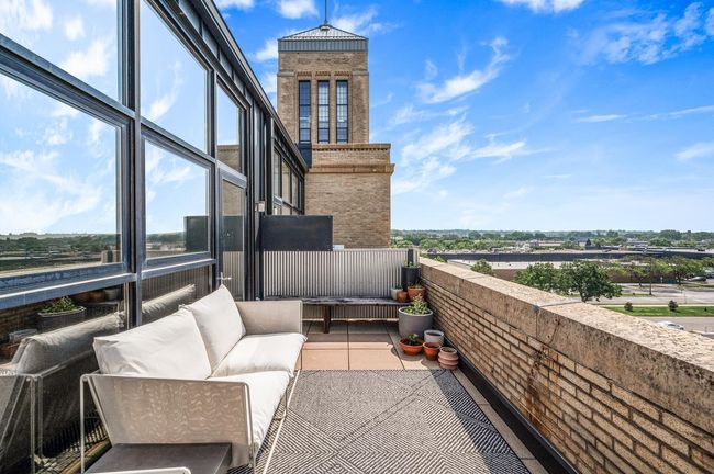 Personal Balcony | Image 27