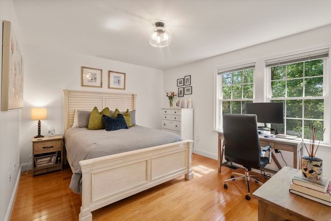 UNIT-2 - 122 E Squantum St, Condo with 3 bedrooms, 3 bathrooms and 1 parking in Quincy MA | Image 7