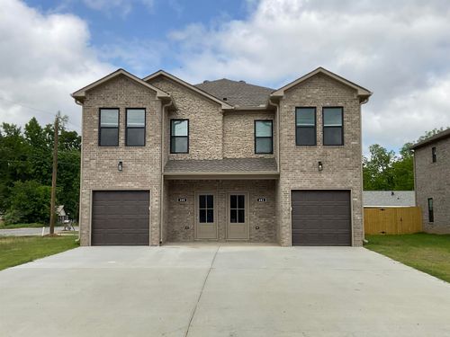 400 &amp; 402 E Center Street, Jacksonville, AR, 72076 | Card Image