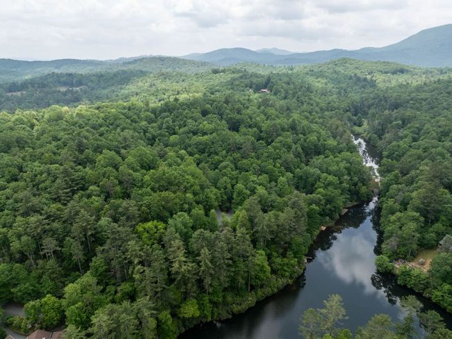 219 Hiwassee Rd, House other with 3 bedrooms, 4 bathrooms and null parking in Lake Toxaway NC | Image 63