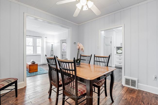 58 Main St N, House attached with 3 bedrooms, 1 bathrooms and 2 parking in Newmarket ON | Image 11
