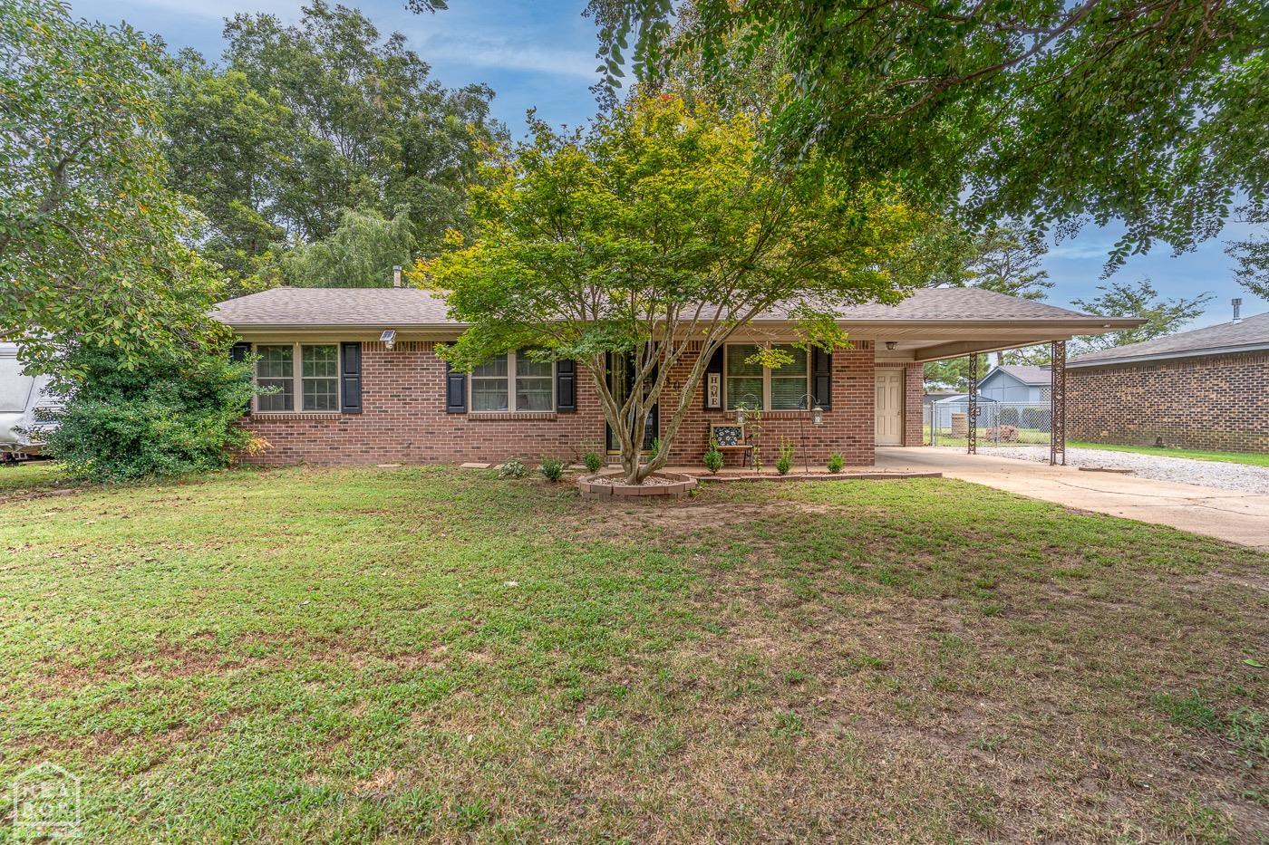 Isbell St, Bay, AR 72411