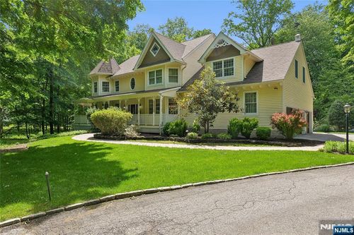 519 E Saddle River Rd, Upper Saddle River, NJ, 07458-1309 | Card Image