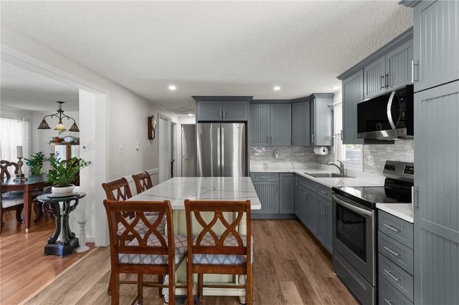 35 Sachem Rd, House other with 3 bedrooms, 1 bathrooms and 2 parking in Riverside RI | Image 9