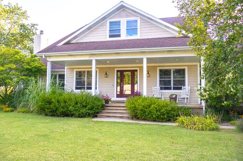 118 S Harrison St, New Buffalo, MI, 49117-1340 | Card Image