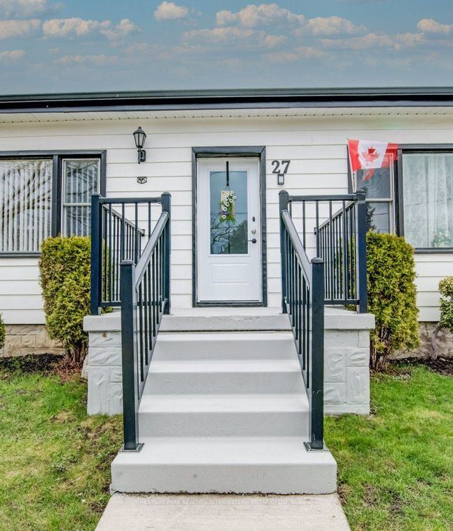 27 Station St, House other with 3 bedrooms, 2 bathrooms and 1 parking in Tavistock ON | Image 4