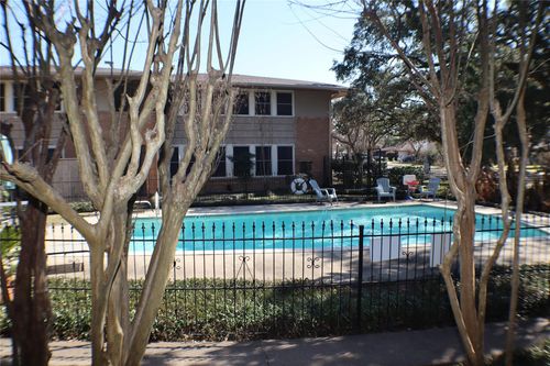 apt-b-4020 Blue Bonnet Blvd, Houston, TX, 77025-1739 | Card Image