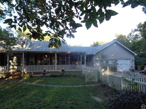 8885 Park Dr, Ozawkie, KS, 66070-5080 | Card Image