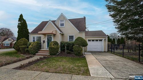 337 Madison Ave, Clifton, NJ, 07011-3734 | Card Image