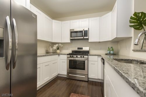 90 Clinton Ave, Newark, NJ, 07114-2012 | Card Image