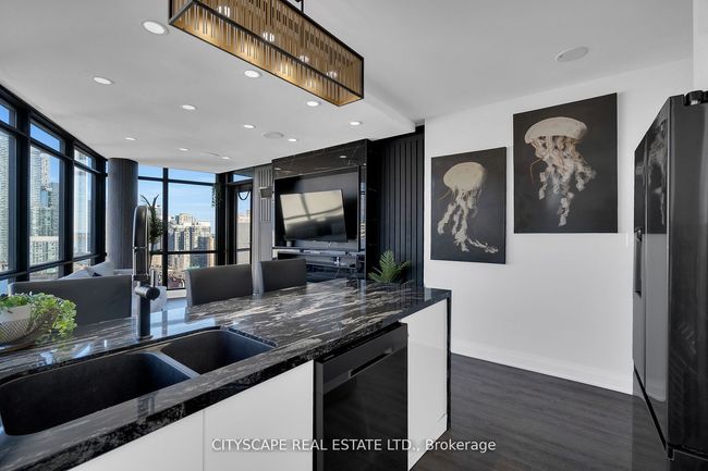 2308 - 3 Navy Wharf Crt, Condo with 3 bedrooms, 2 bathrooms and 1 parking in Toronto ON | Image 5