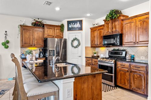 1737 Kachina Lodge Rd, Fort Worth, TX, 76131-2428 | Card Image