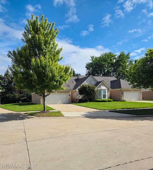 4150 Paisley, Sterling Heights, MI, 48314-1985 | Card Image