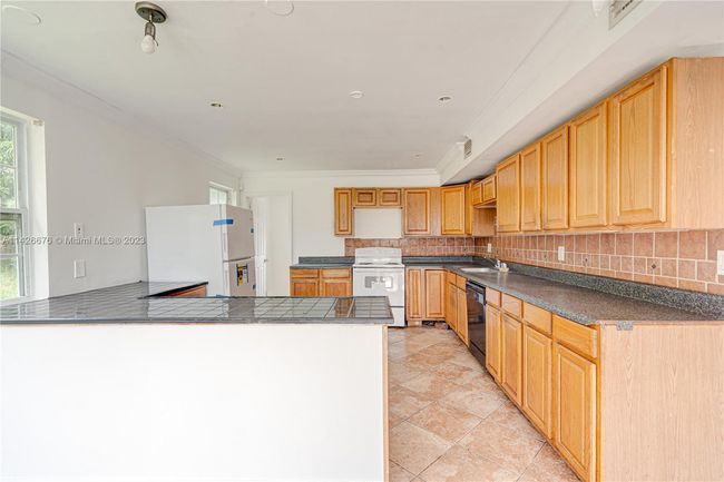 0 - 272 Ne 42nd St, House other with 3 bedrooms, 2 bathrooms and null parking in Deerfield Beach FL | Image 23